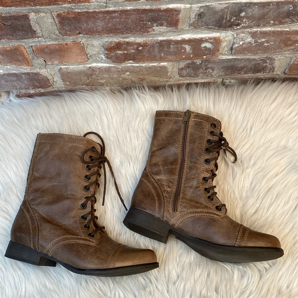 Steve Madden Troopa Leather Moto Boots in Stone, Size 6M - Picture 8 of 17
